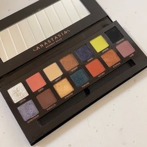 Anastasia Beverly Hills Prism Eyeshadow Palette